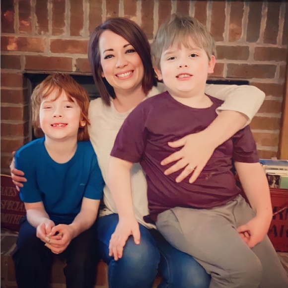 Meet your Posher, Emily - Picture 1 of 1